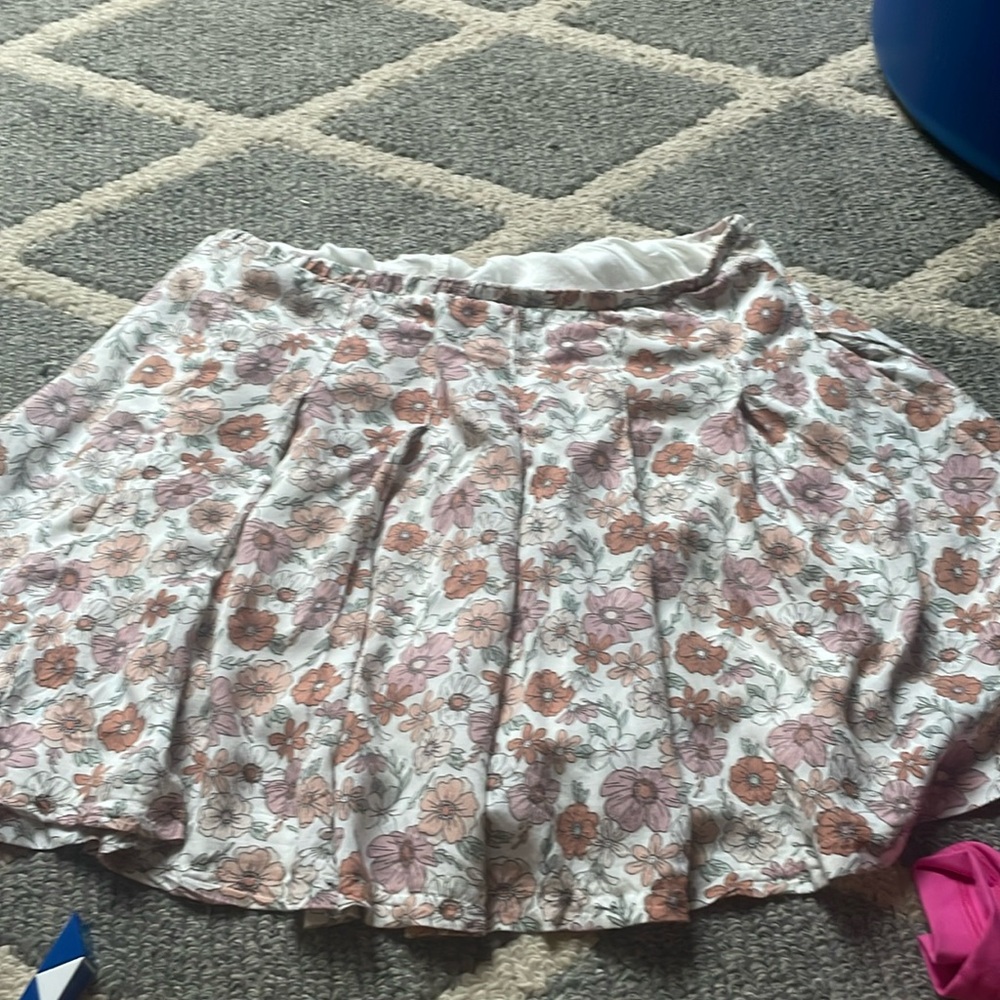 Abercrombie Floral flowy XL (15-16) skirt with built in shorts!